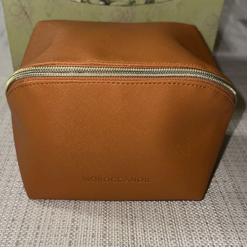 MoroccanOil Camel Brown Cube Shaped Zip Faux Leather Cosmetic Makeup Travel Bag